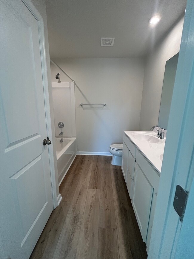 Building Photo - 284 Myrtle Mdws Dr