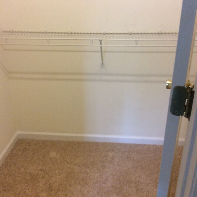Building Photo - Updated flooring, McClelland Town homes 2BR/2Bath one level patio home, with back court yard! Clo...