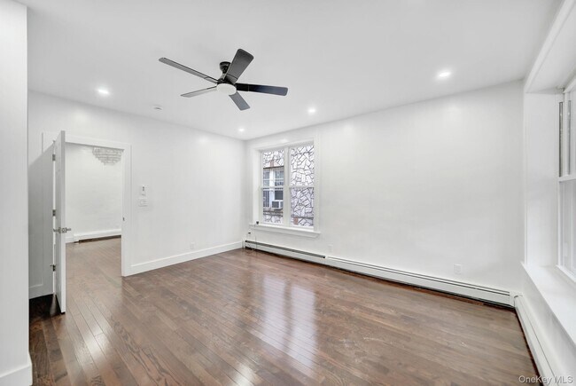 Building Photo - 251 E 46th St