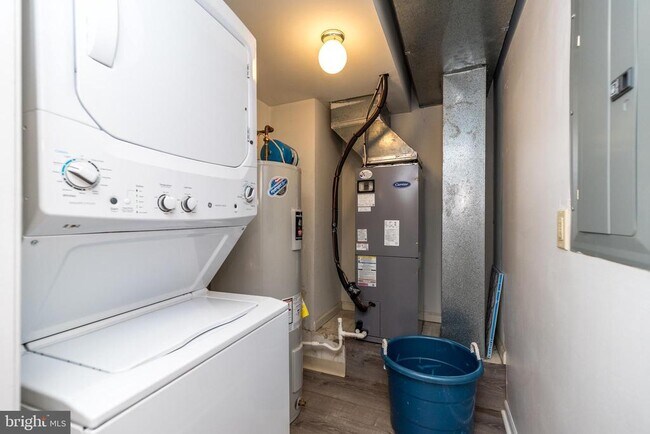 Building Photo - 109 Horseshoe Dr