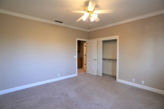 Building Photo - 320 Hartley Dr