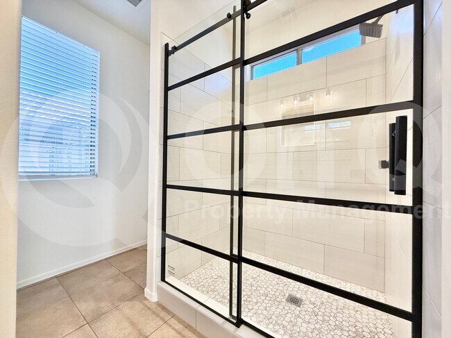 Building Photo - 9414 W Ross Ave
