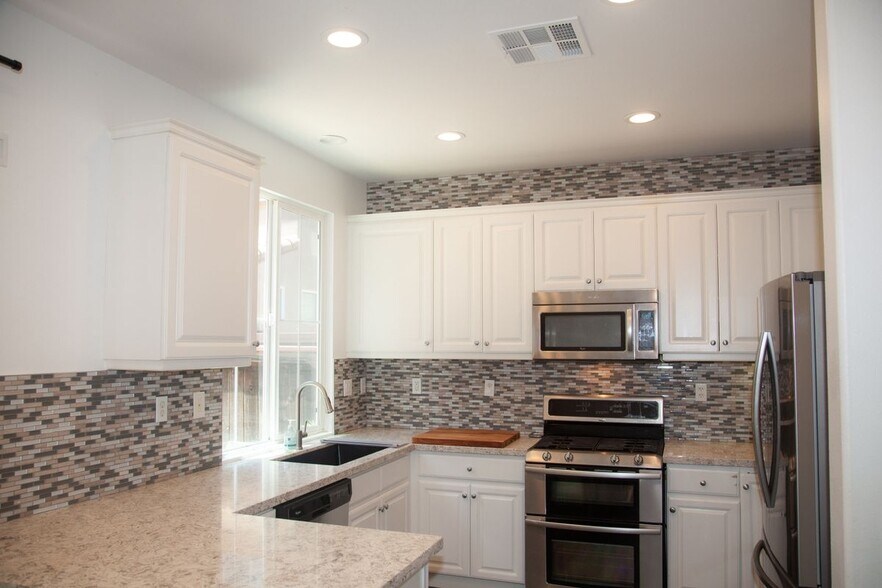 Building Photo - 9135 S Cullen Wy