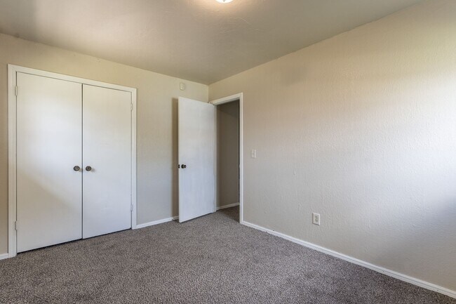 Building Photo - Spacious Rent to Own in South OKC!