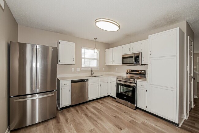 Building Photo - 8039 Corktree Dr