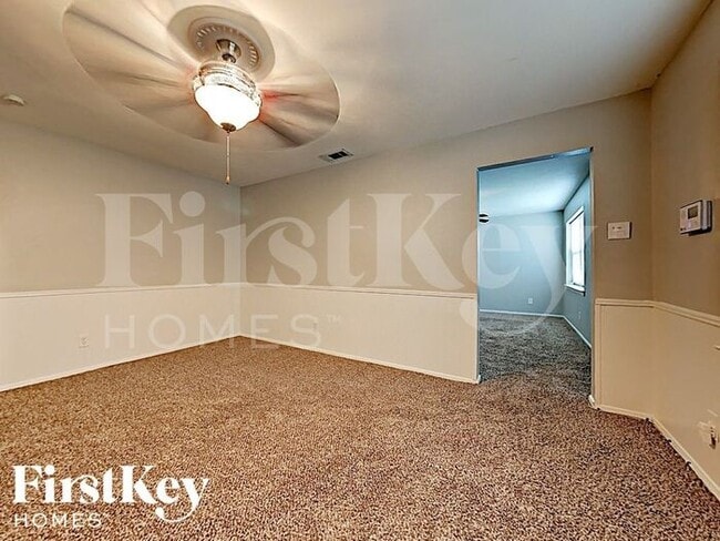 Building Photo - 4639 Nettleton Dr