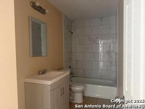 Building Photo - 3718 Pleasanton Rd