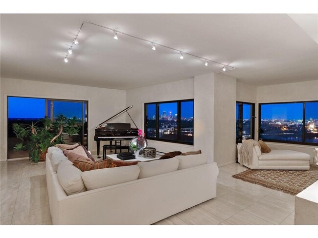 Building Photo - 2950 Dean Pkwy