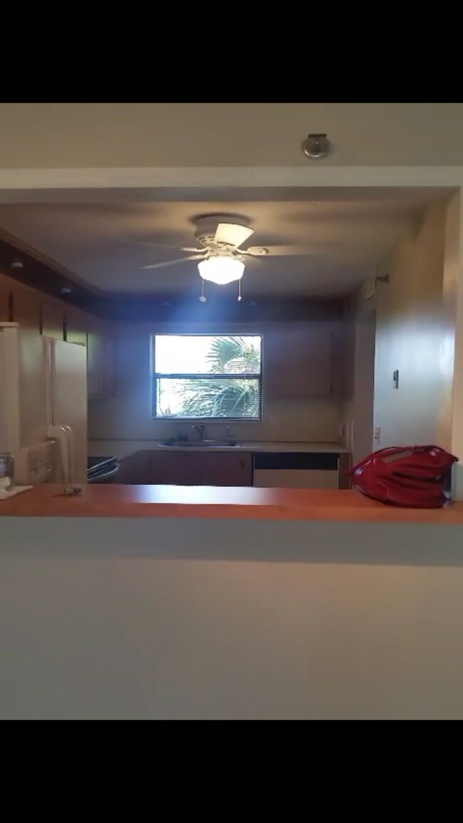 Building Photo - 4700 Lucerne Lakes Blvd
