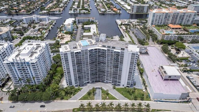 Building Photo - 2841 N Ocean Blvd