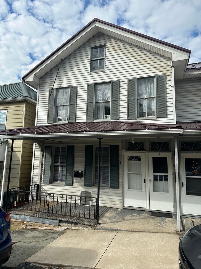 Primary Photo - 237/239 N Penn Street