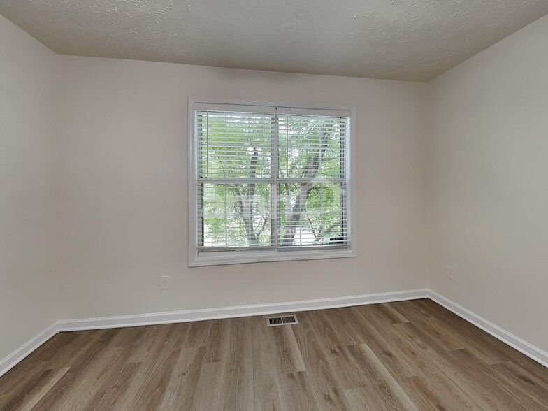 Building Photo - 5015 Sunbrook Dr NW