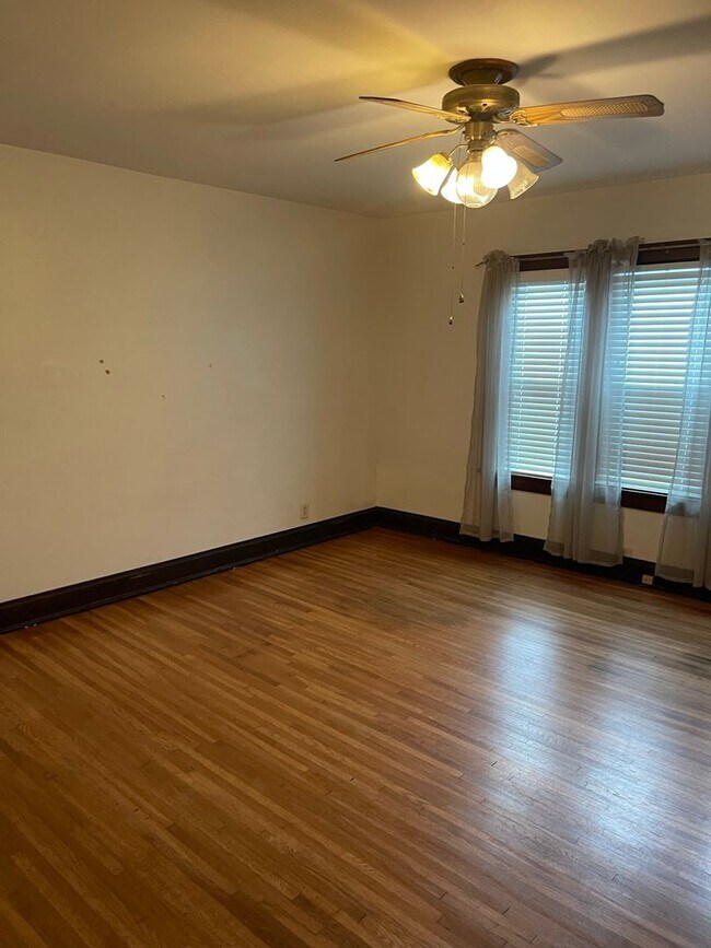 Building Photo - 436 Redbud Alley