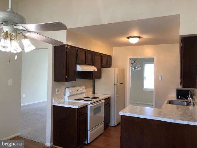 Building Photo - 6015 Bitternut Dr