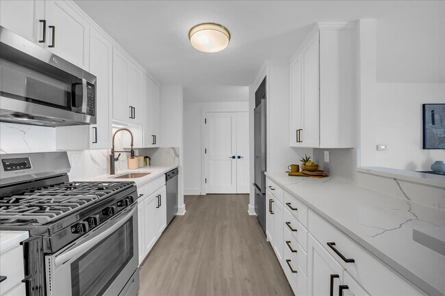 Building Photo - 411 S Old Woodward Ave