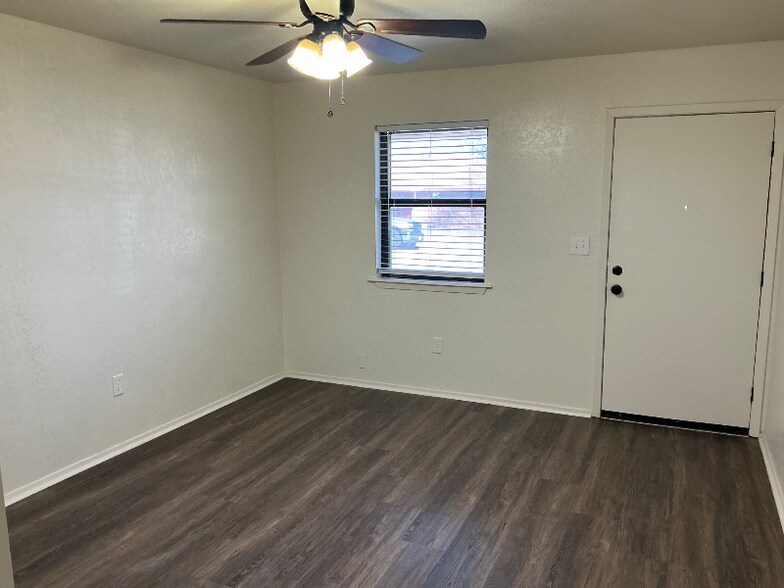 Building Photo - 4736 Cape Cod Dr