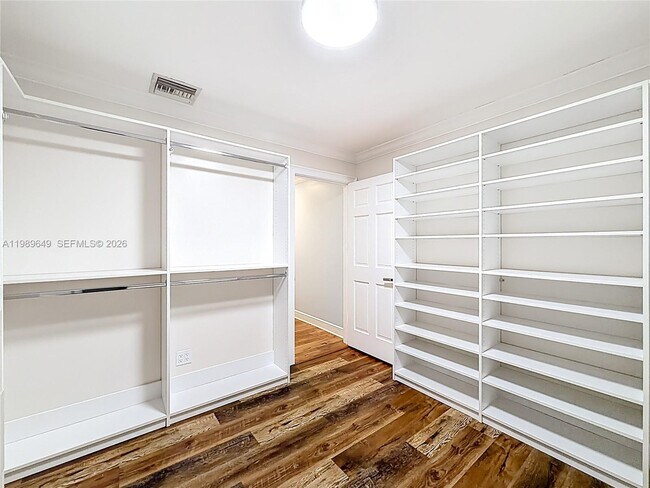 Building Photo - 4330 SW 7th St