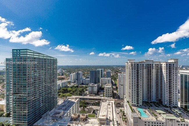 Building Photo - 1000 Brickell Plaza