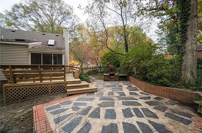 Building Photo - Cozy West Lake Hills Home