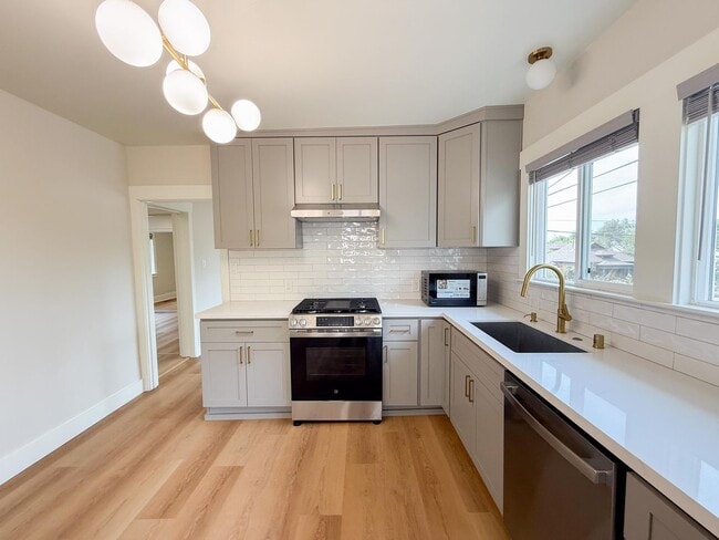 Building Photo - Renovated Single Family Home in Maxwell Park.