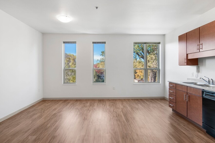 Interior Photo - The Breese