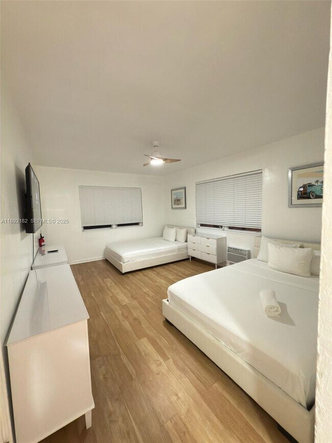 Building Photo - 545 Michigan Ave