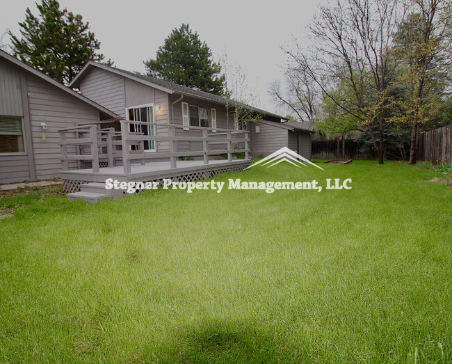 Building Photo - Great Home next to Edora Park