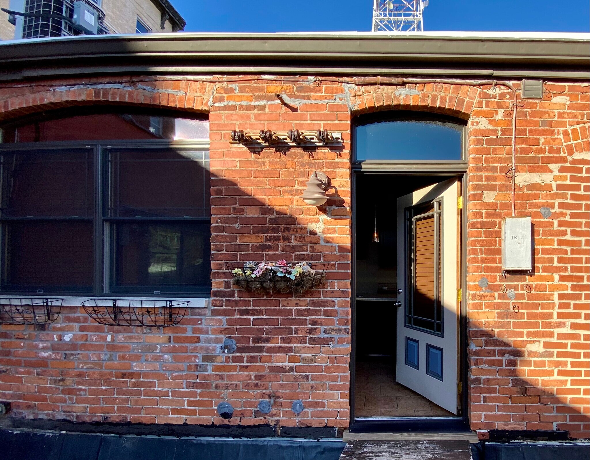 Building Photo - 1810 3rd Ave