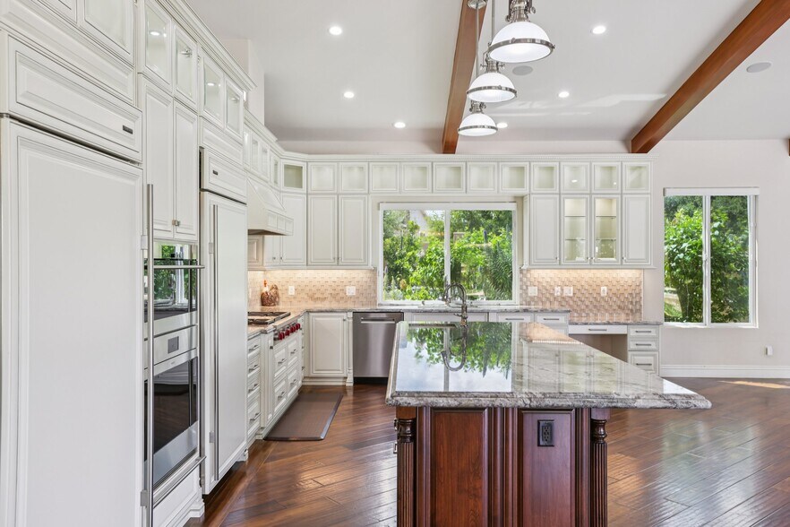 Building Photo - 27048 Triumph Ave