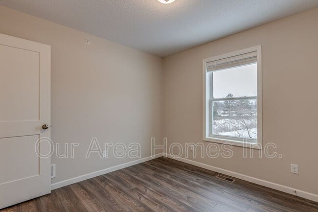 Building Photo - 6773 Gingham Ct