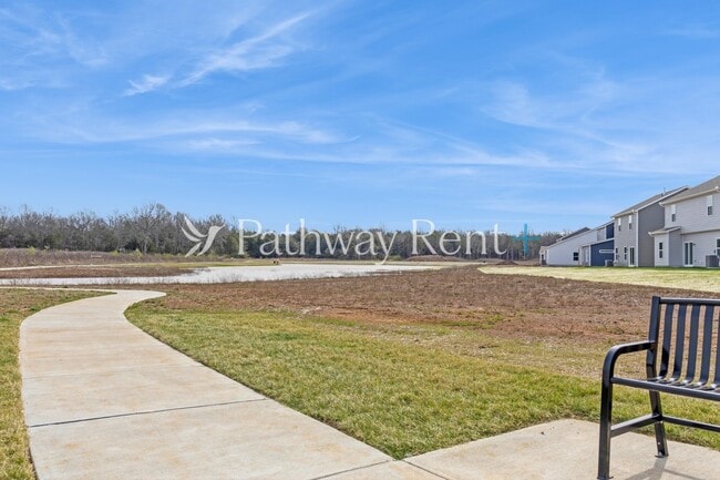Building Photo - 3420 Quintana Dr