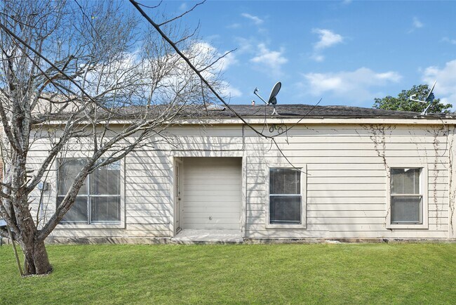 Building Photo - 3023 Jewel Ann St