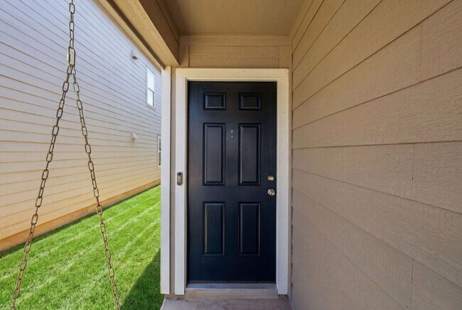 Building Photo - Where Modern Style, Cozy Living, and Effortless Comfort Come Together Perfectly
