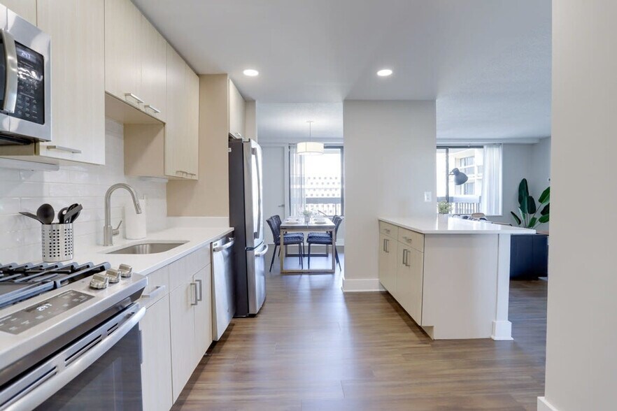 Building Photo - 1201 S Bell St