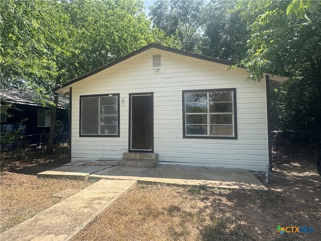Primary Photo - 410 Railroad St