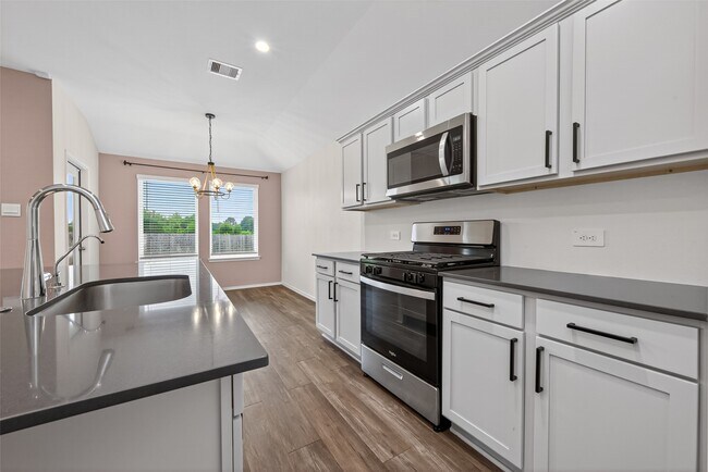 Building Photo - 11933 Summer Oak Trl
