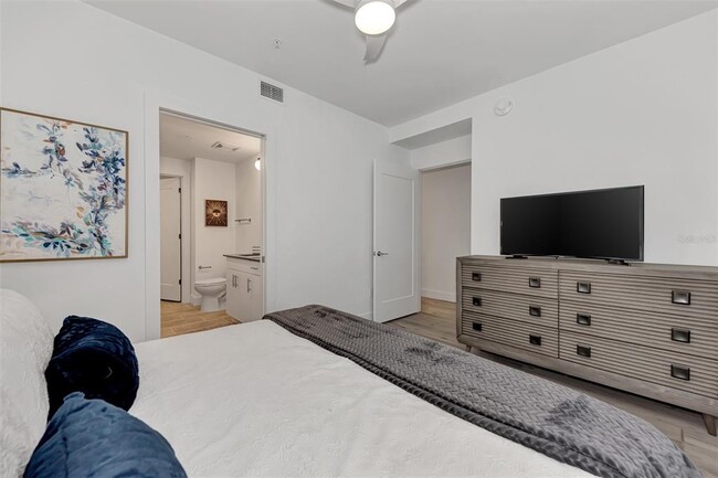 Building Photo - 1703 N Tamiami Trl