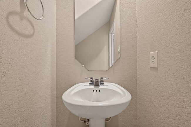 Building Photo - 16226 Westley Ridge Dr