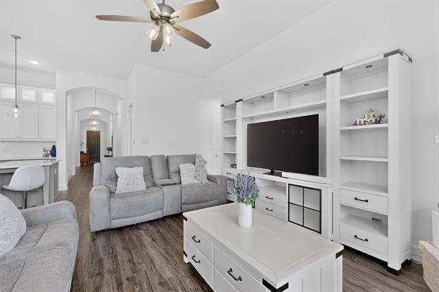 Building Photo - 15049 Chipwood Dr