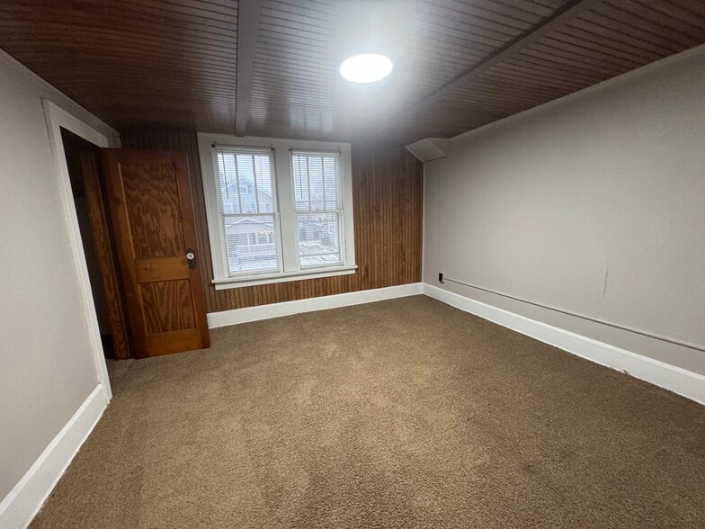 Building Photo - 1118 Ardmore Ave SW