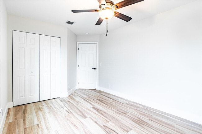 Building Photo - 305 S Swinton Ave