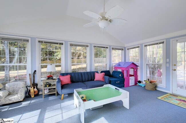 Building Photo - 104 Middle Brook Rd