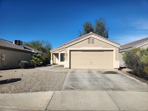 Building Photo - 3 bed 2 bath home