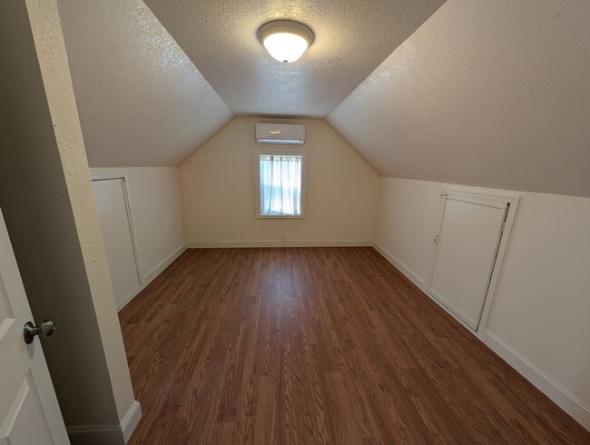 Building Photo - 4 Bedroom Home near Caldwell Park
