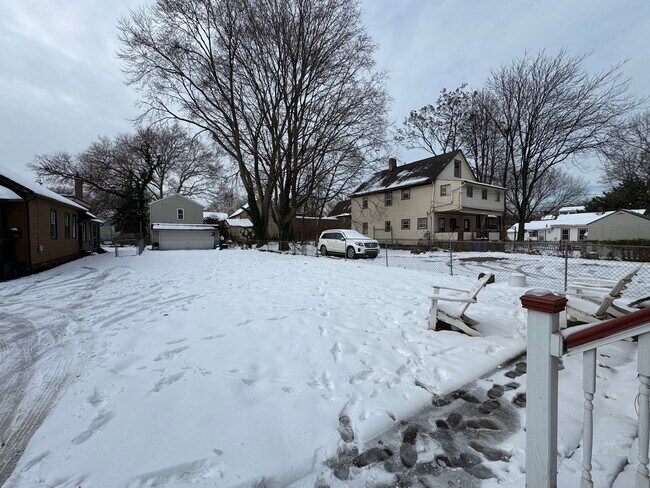 Building Photo - 2476 W 10th St