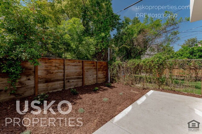 Building Photo - "Charming 1-Bedroom Unit in Sacramento's H...