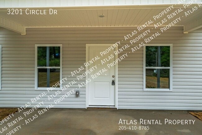 Building Photo - 3201 Circle Dr