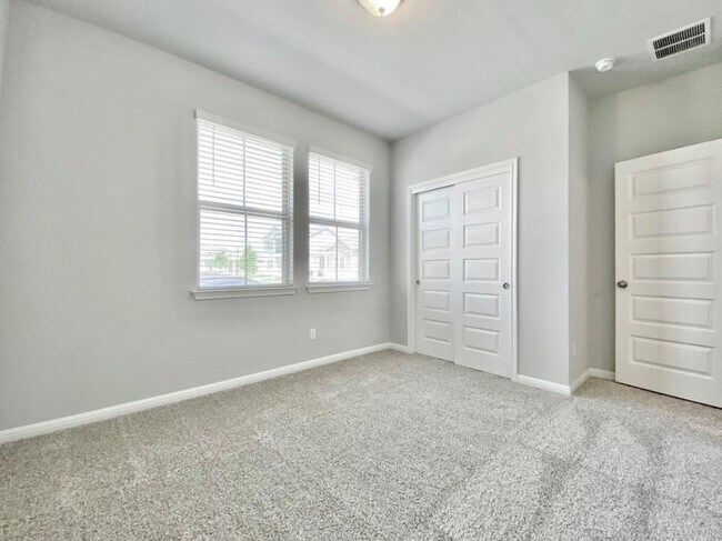 Building Photo - 2420 Pecan Island Dr