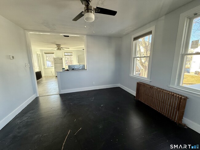 Building Photo - 30 Russell St