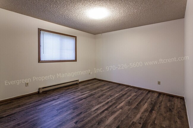 Building Photo - 348 Terri Dr